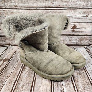 UGG Bailey Button II Womens 7 Short Gray Suede Leather Sheepskin Boot 5803